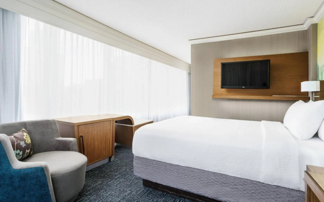 Courtyard by Marriott Chicago Magnificent Mile