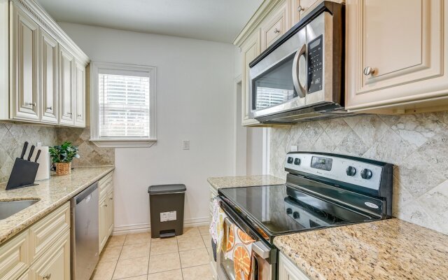 Vibrant Houston Getaway: 5 Mi to Downtown Aquarium