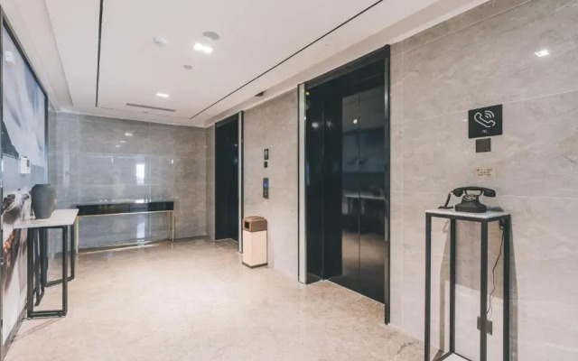 Atour Hotel Haining Leather City Nanguanxiang