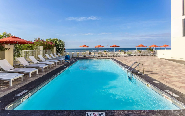 Sleep Inn On The Beach