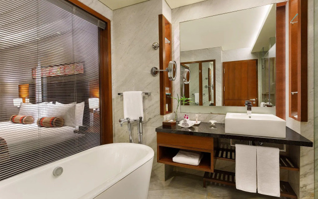 Crowne Plaza Hotel Gurgaon by IHG