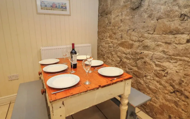 Queen's Cottage