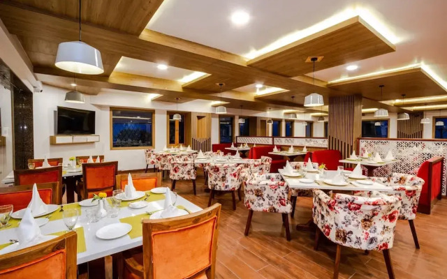 Anand Vardhan Resorts