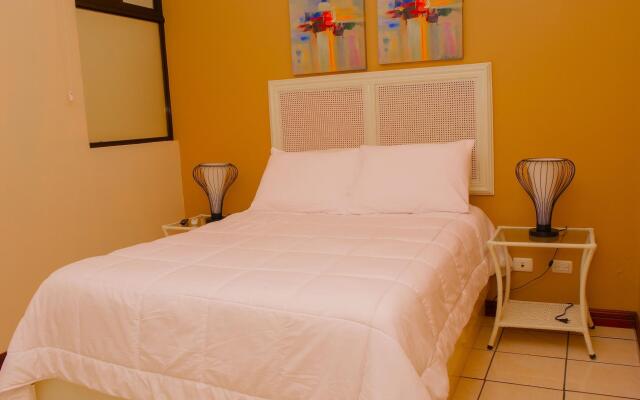Hotel Bamboo Aeropuerto