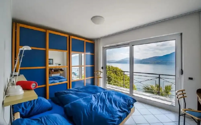 Diana Villa With Garden and Lake View in Oggebbio