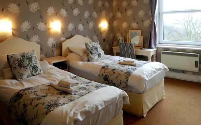 Hillcrest Hotel