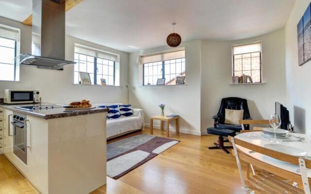Flat 8 Broadleys