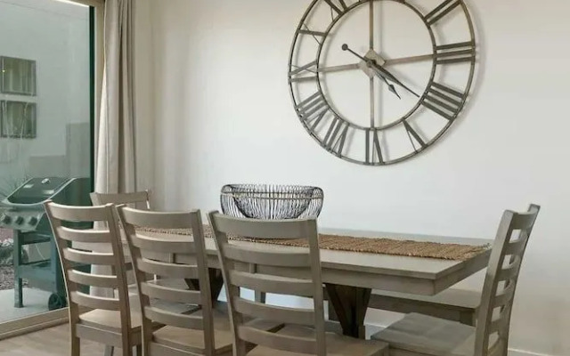 Suncliff Retreat By Redawning