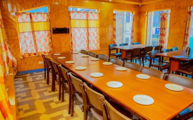 Hotel Lal Kothi Pahalgam