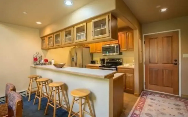 Townsend Place Condo 3 minutes walk to Beaver Creek VIllage by RedAwning