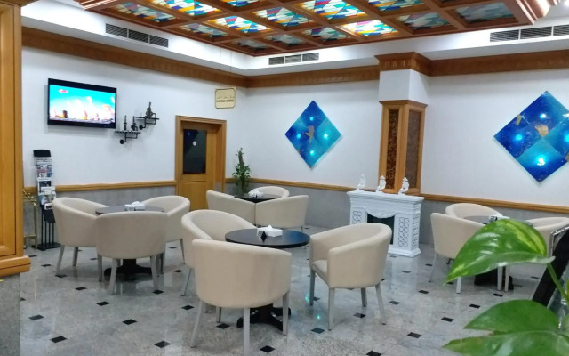 Taj Plaza Hotel