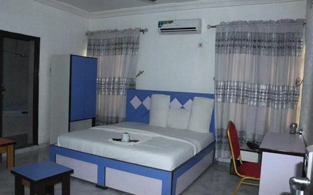 Grand Decent Hotel and Suites