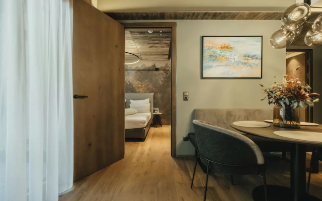 Black Eagle Luxury Appartements