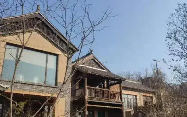 Mengzhou Hejia Courtyard Hotel