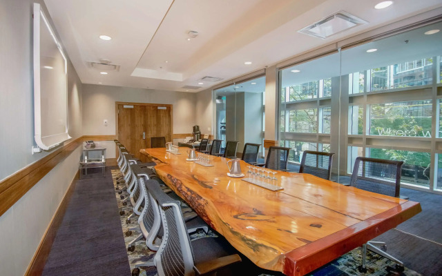 Coast Coal Harbour Vancouver Hotel by APA