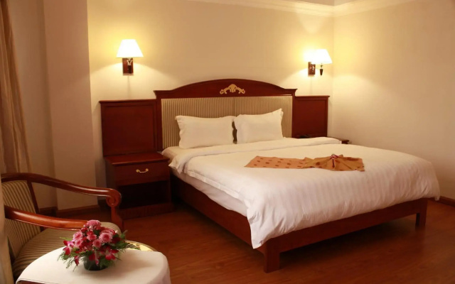 Lux Riverside Hotel & Apartment