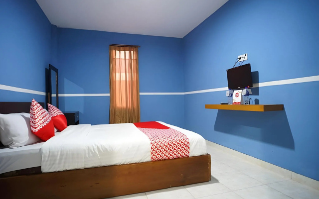 OYO 1272 Grand Garuda Guest House – Guest Rooms – Balikpapan