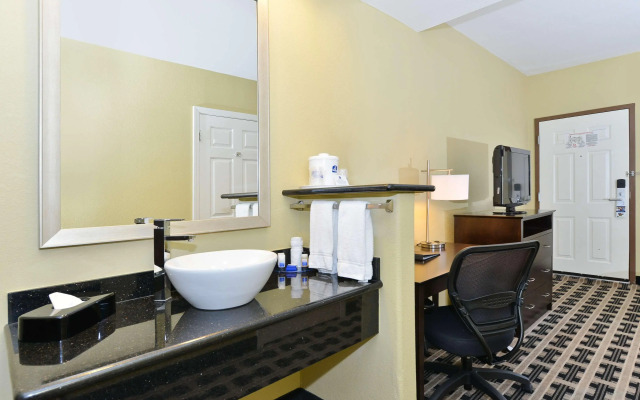 Best Western La Place Inn