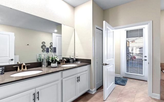 Storey Lake 10br Home Pool/spa/game Room,greenview