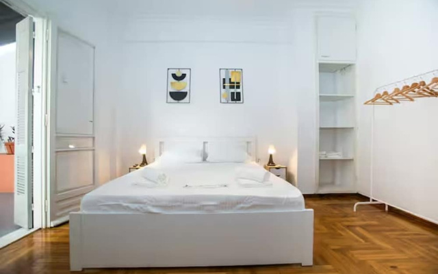 Athens Central Jacuzzi Retreat
