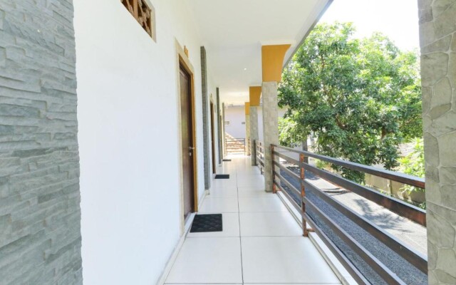 Pudak Sari Homestay by ZUZU