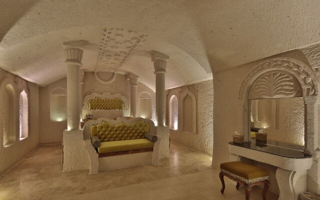Romance Cave Suites