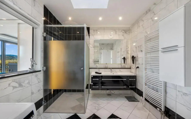 Contemporary apartment with rooftop terrace in Maribor