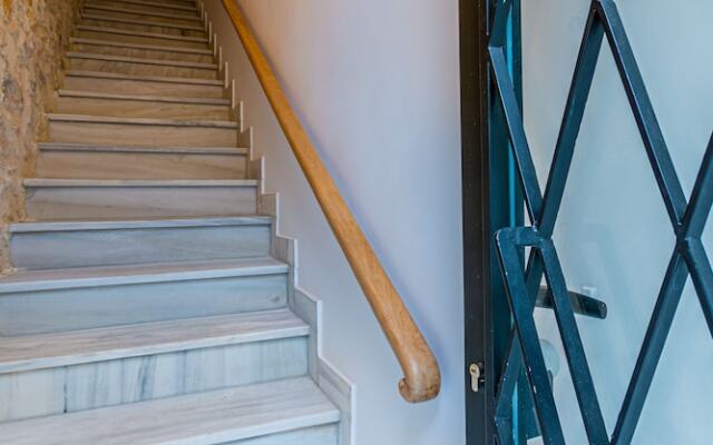 Chandakos 8 Design Apartments