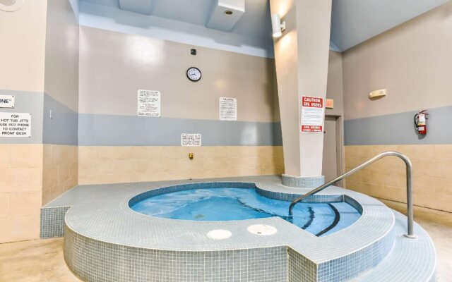 Comfort Inn & Suites Ambassador Bridge