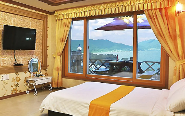 Namhae Seamaru Pension