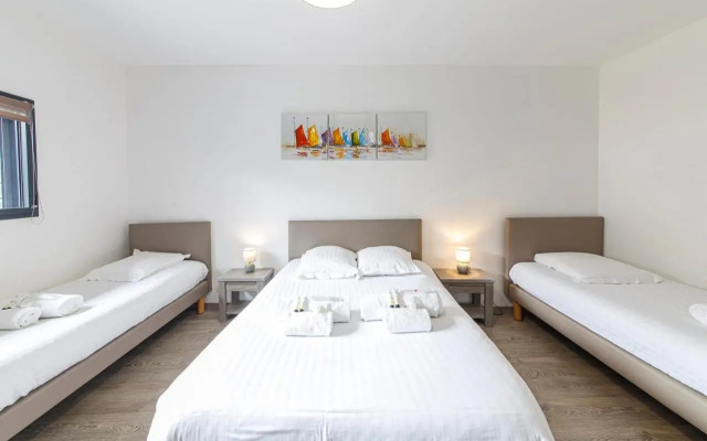 GOVIHAN - Maison 8p avec piscine commune