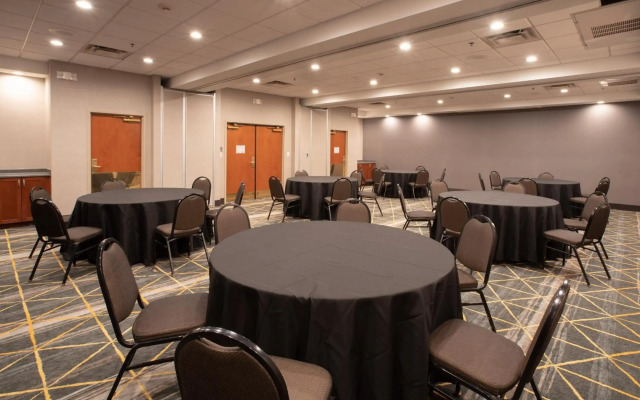 Holiday Inn & Suites Goodyear - West Phoenix Area by IHG