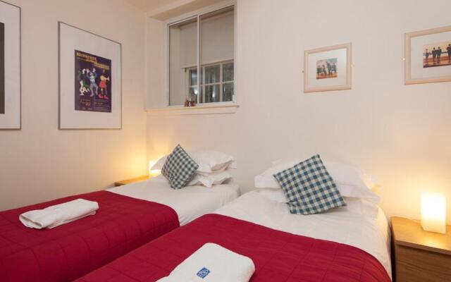 Edmonstone Suite Old Town