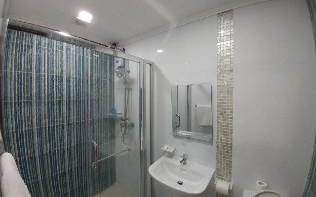 OYO 700 Pj Inn Hotel