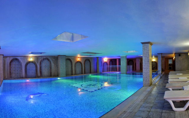 First Class Hotel