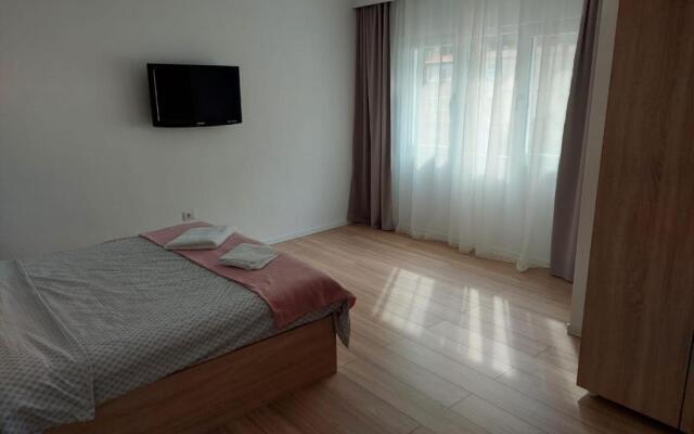 Ela's apartment