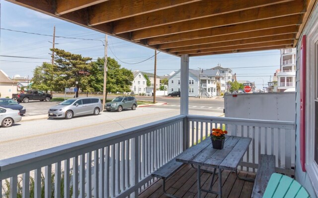 The Beach House on 10th