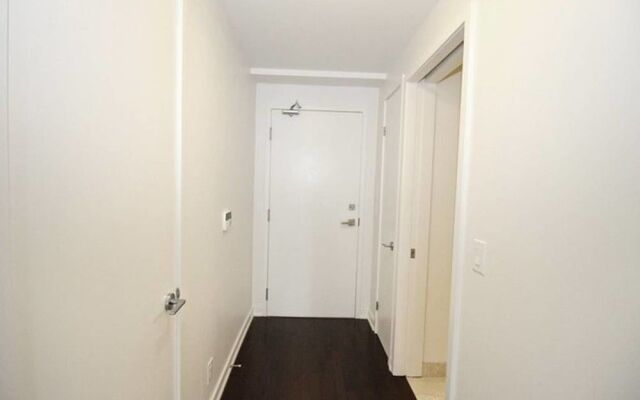 Exquisite High-Rise 1 Bedroom next to Scotia Arena