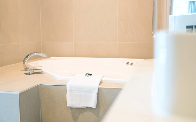 Novotel Cairns Oasis Resort