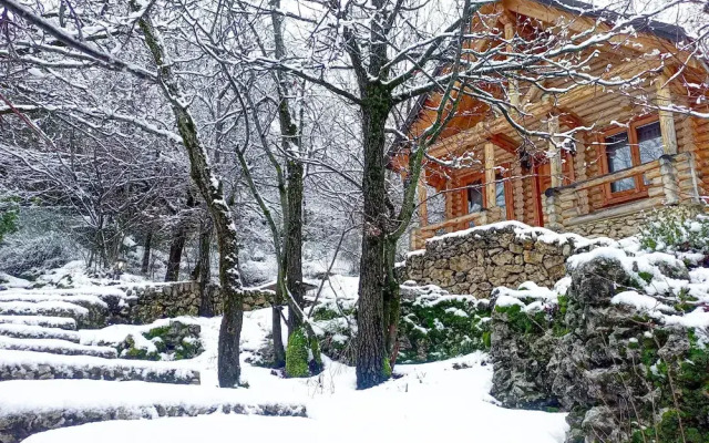 Wood Hills Hotel & Resort