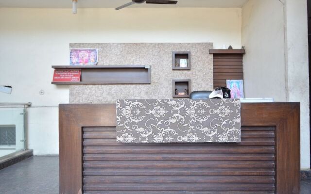 Oyo 40230 Hotel Royal Palace