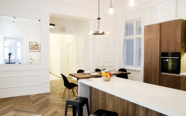 Luxury Apartment by Hi5 - FehÃ©rhajÃ³ Suite