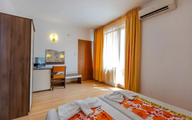 Classic Double or Twin Room in Dafinka Guest House