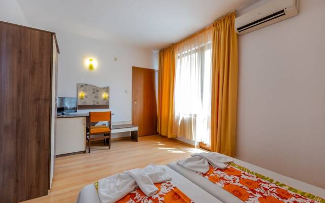 Classic Double or Twin Room in Dafinka Guest House