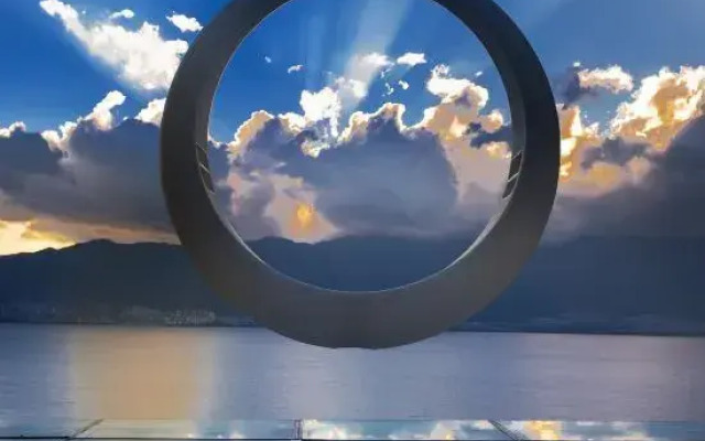 Aishe Honeymoon Seaview Inn