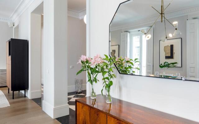 Justicia Apartment II by Flatsweethome