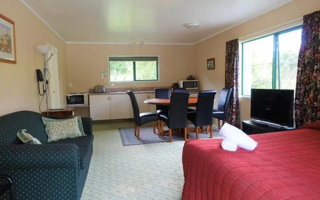 Kiwi Park Motels & Holiday Park