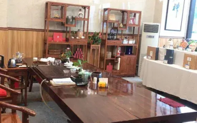 Liya Plaza Hotel (Tonglu Fuchunjiang Branch)