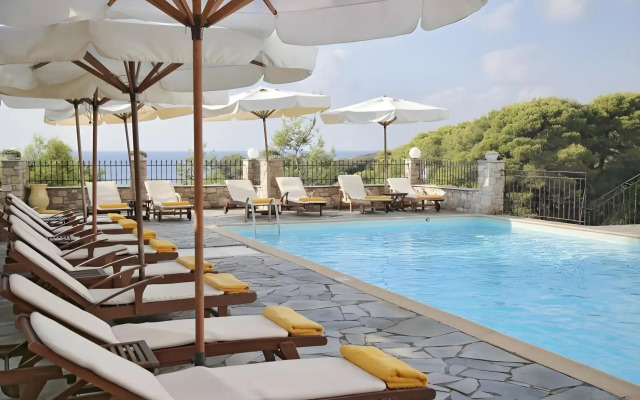 Yalis Hotel