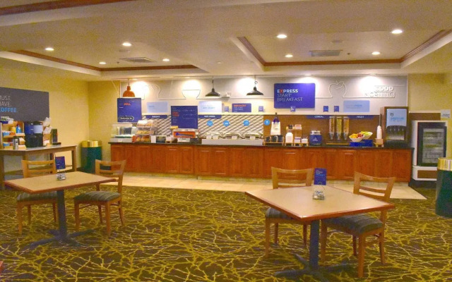 Holiday Inn Express Syracuse Fairgrounds by IHG